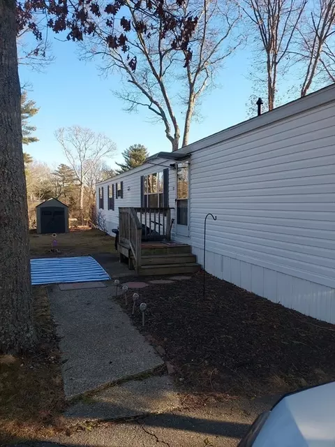 70 Timber Ln, Wareham, MA 02576 photo 3