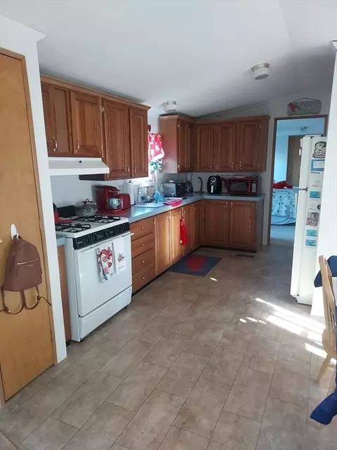 70 Timber Ln, Wareham, MA 02576 photo 5
