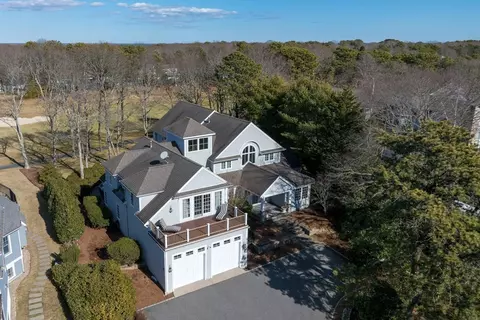 236 Glenneagle Dr, Mashpee, MA 02649 photo 2