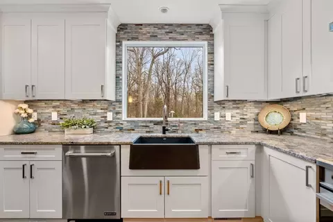 30 Trailside Rd, Weston, MA 02493 photo 12