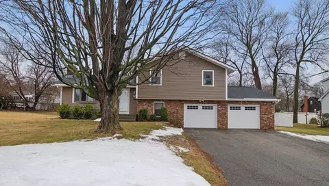 79 Wanda St, Chicopee, MA 01013 photo 2