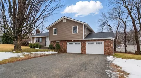 79 Wanda St, Chicopee, MA 01013