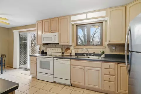 79 Wanda St, Chicopee, MA 01013 photo 10