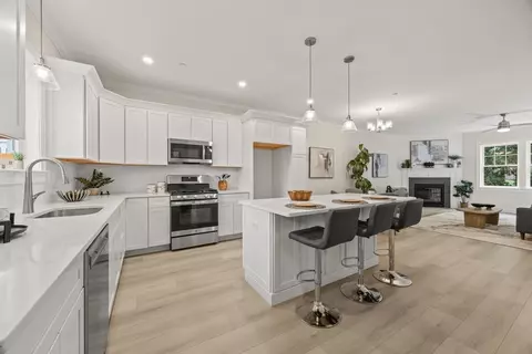 1 Wildwood Ln # D, Sagamore Beach, MA 02562