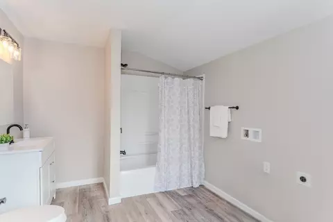 84 West St, Ware, MA 01082 photo 8