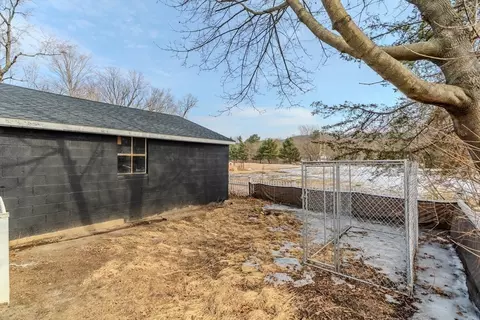 84 West St, Ware, MA 01082 photo 31