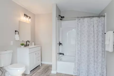 84 West St, Ware, MA 01082 photo 9