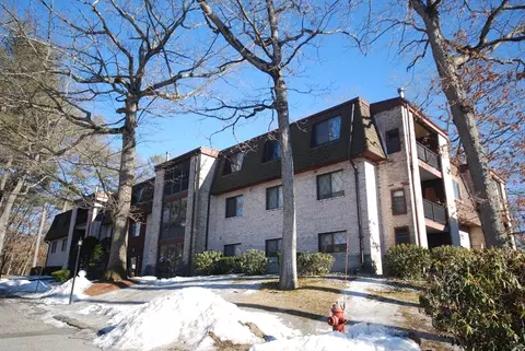 3 Greenbriar Dr #305, North Reading, MA 01864