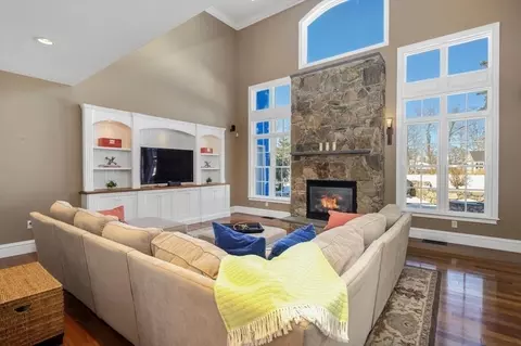 40 Canterbury St, Hingham, MA 02043 photo 12