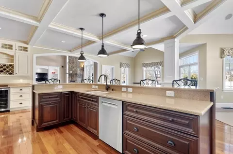 40 Canterbury St, Hingham, MA 02043 photo 5