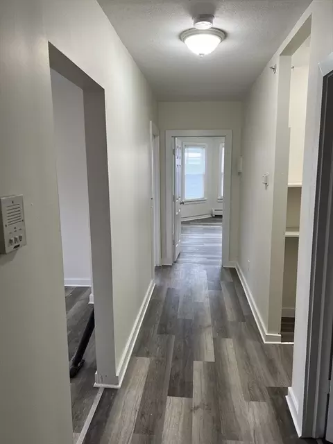 93 Florence, Springfield, MA 01105 photo 6