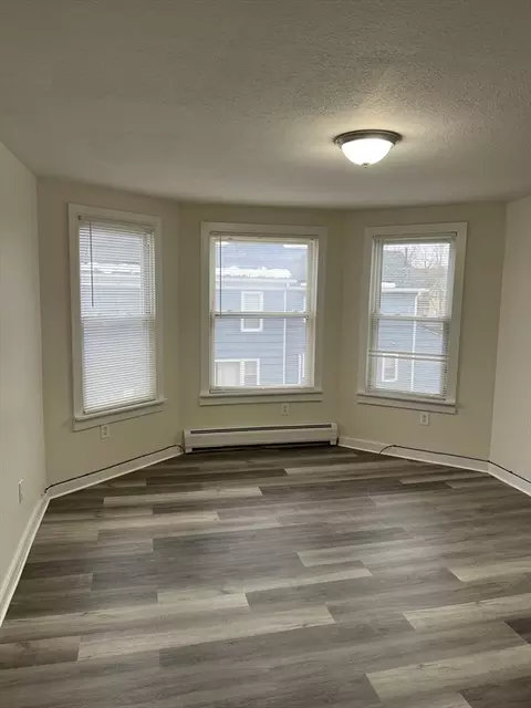 93 Florence, Springfield, MA 01105 photo 4