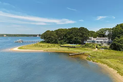 View/Area - 71 Sand Pt, Barnstable, MA 02655 photo 2 of 6