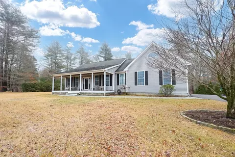 504 High St, Rochester, MA 02770