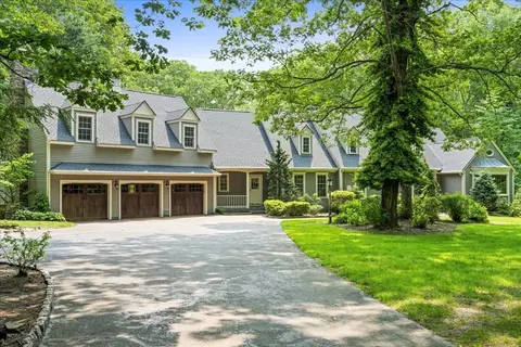 239 West St, Northborough, MA 01532