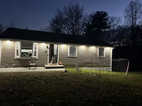 80 Florence Dr, Blackstone, MA 01504