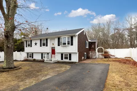 62 Brigantine Cir, Plymouth, MA 02360