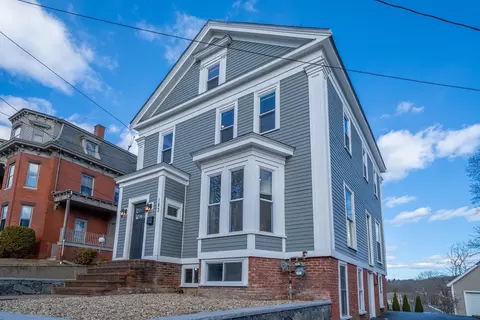 182 Main St, Amesbury, MA 01913