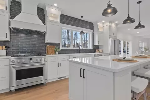 10 Chatham Ln, Danvers, MA 01923 photo 8