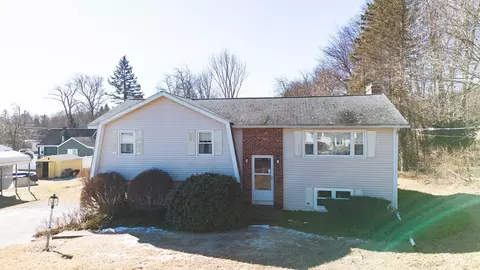 7 Birchwood Dr, Boylston, MA 01505