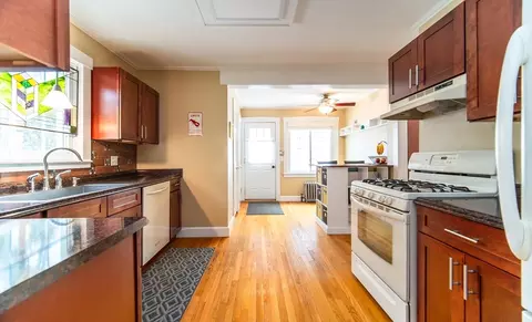 48 Perkins St, Springfield, MA 01118 photo 7