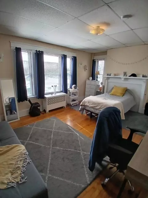 Bedroom - 26 Elbridge St, Worcester, MA 01609 photo 1 of 5
