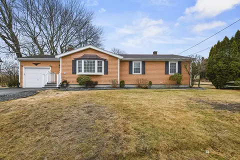 31 Cardinal Rd, Somerset, MA 02726