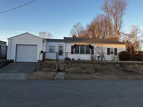 8 Ivanhoe Ave, Somerset, MA 02726
