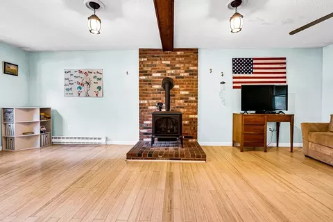 Living - 102 Lower Gore Rd, Webster, MA 01570 photo 2 of 5