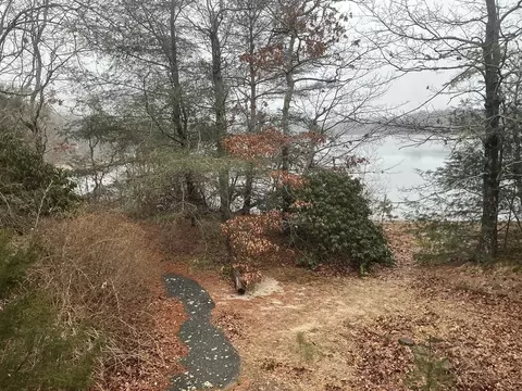 78 Lakeview Blvd, Plymouth, MA 02360