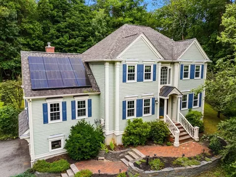 20 Coffin St, West Newbury, MA 01985