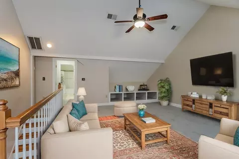 23 Lyman Rd # B, Northampton, MA 01060