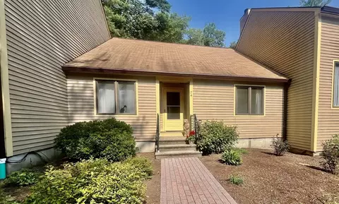 74 Bentwood Dr #74, Sturbridge, MA 01566