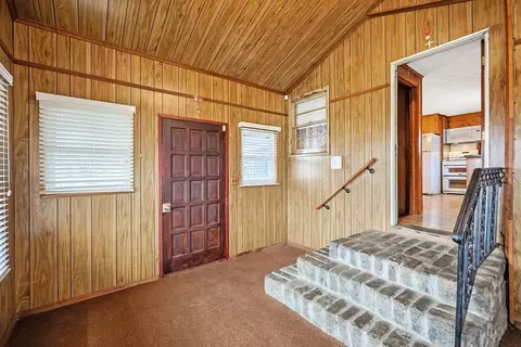 Entry Way - 261 Adelaide St, Fall River, MA 02721 photo 2 of 2