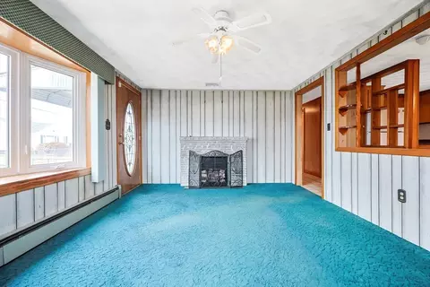 Living - 261 Adelaide St, Fall River, MA 02721 photo 3 of 4