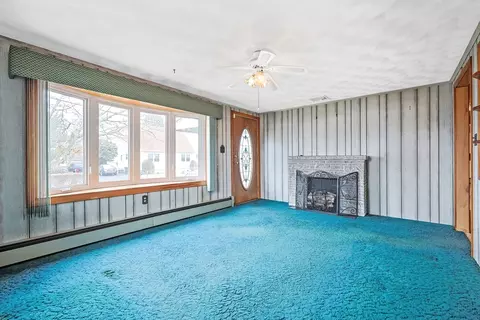 Living - 261 Adelaide St, Fall River, MA 02721 photo 1 of 4