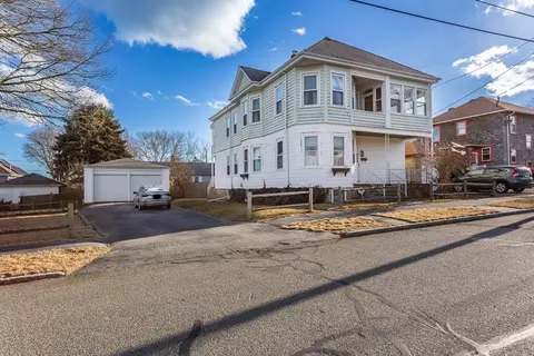 82 Aquidneck St, New Bedford, MA 02744