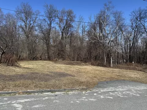 21 Orrison St, Worcester, MA 01609