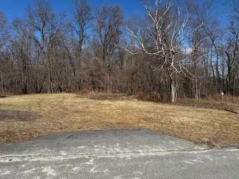 21 Orrison St, Worcester, MA 01609 photo 3