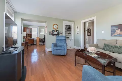 215 Central St, Saugus, MA 01906