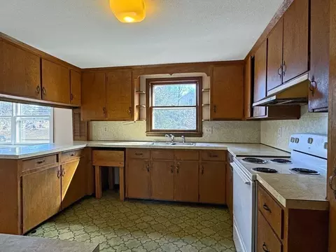 185 Middle St, Amherst, MA 01002 photo 7