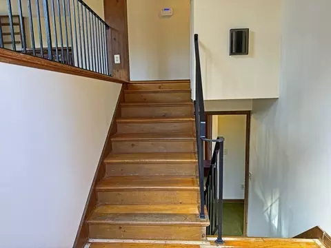 185 Middle St, Amherst, MA 01002 photo 2