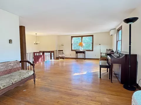 185 Middle St, Amherst, MA 01002 photo 5