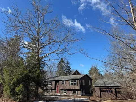 185 Middle St, Amherst, MA 01002 photo 38