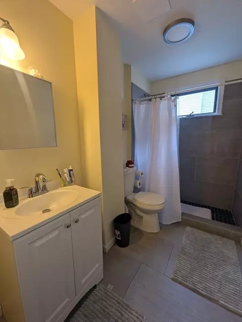 32 Acushnet Ave, Springfield, MA 01105 photo 15