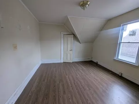 32 Acushnet Ave, Springfield, MA 01105 photo 25