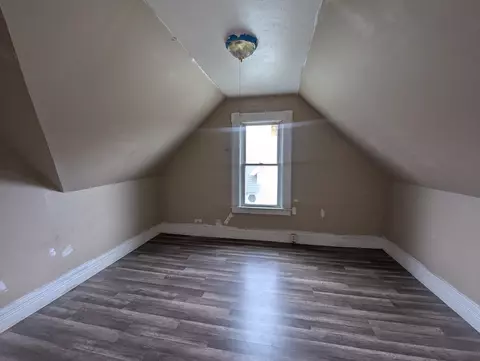 32 Acushnet Ave, Springfield, MA 01105 photo 31