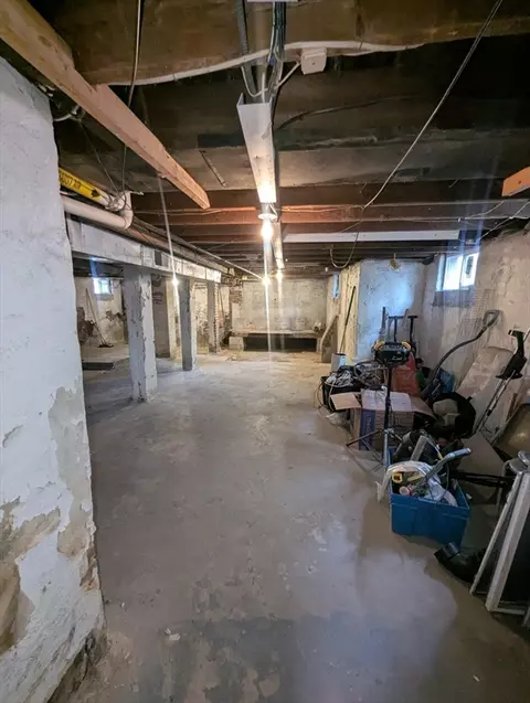 32 Acushnet Ave, Springfield, MA 01105 photo 37