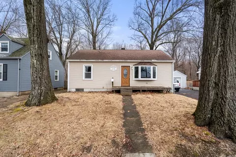 235 Dorset St, Springfield, MA 01108 photo 2