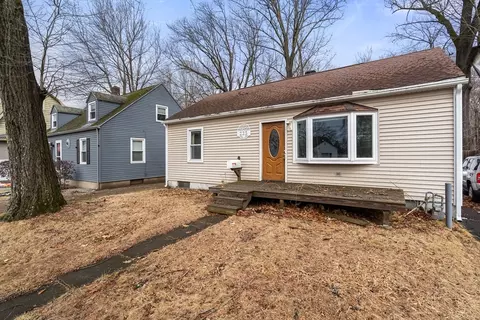 235 Dorset St, Springfield, MA 01108 photo 4